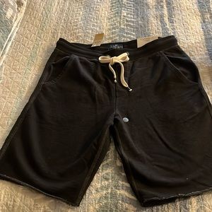 New with tags Men’s American Eagle Medium Fleece shorts